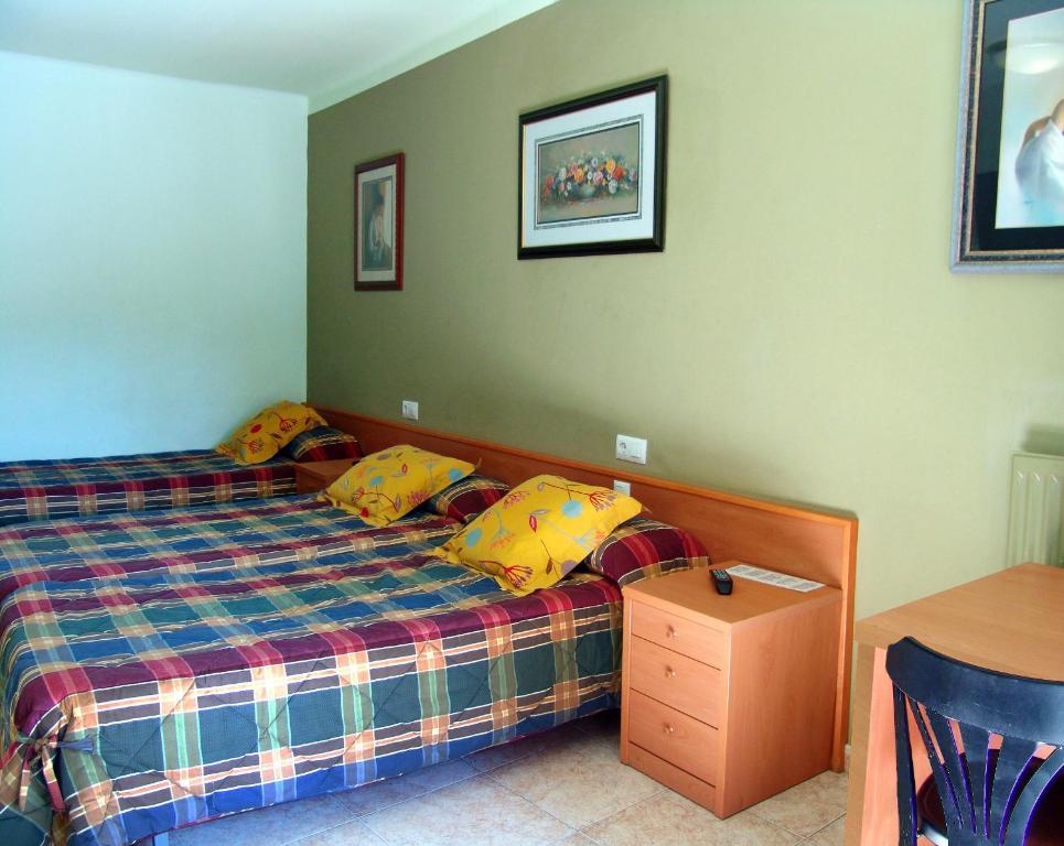 Hotel Pinxo Санта-Колома-де-Фарн Номер фото